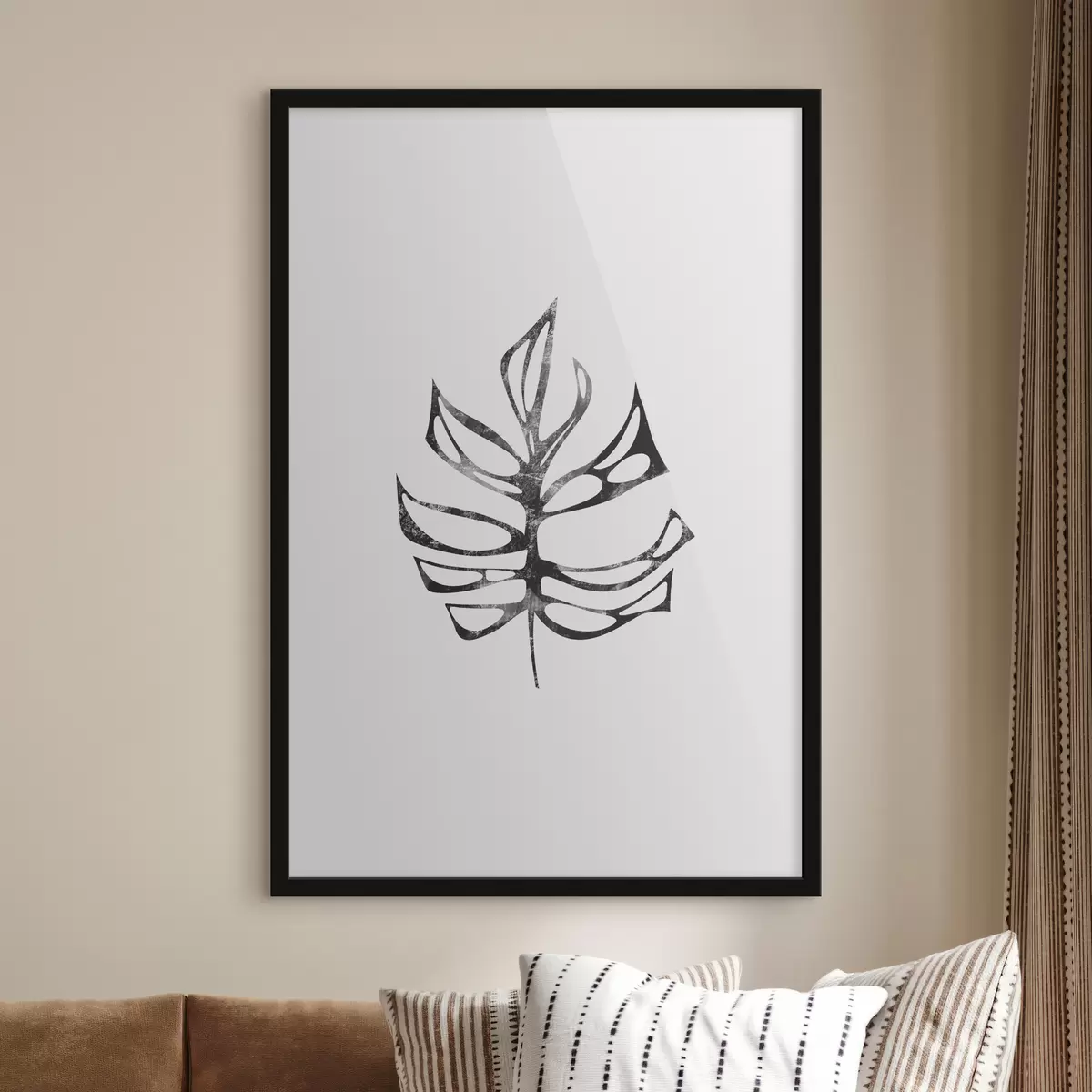 Plakat Lõigete ja aukudega dekoratiivne leht, troopiline, tekstureeritud must värv, minimalism, lilleline f38342