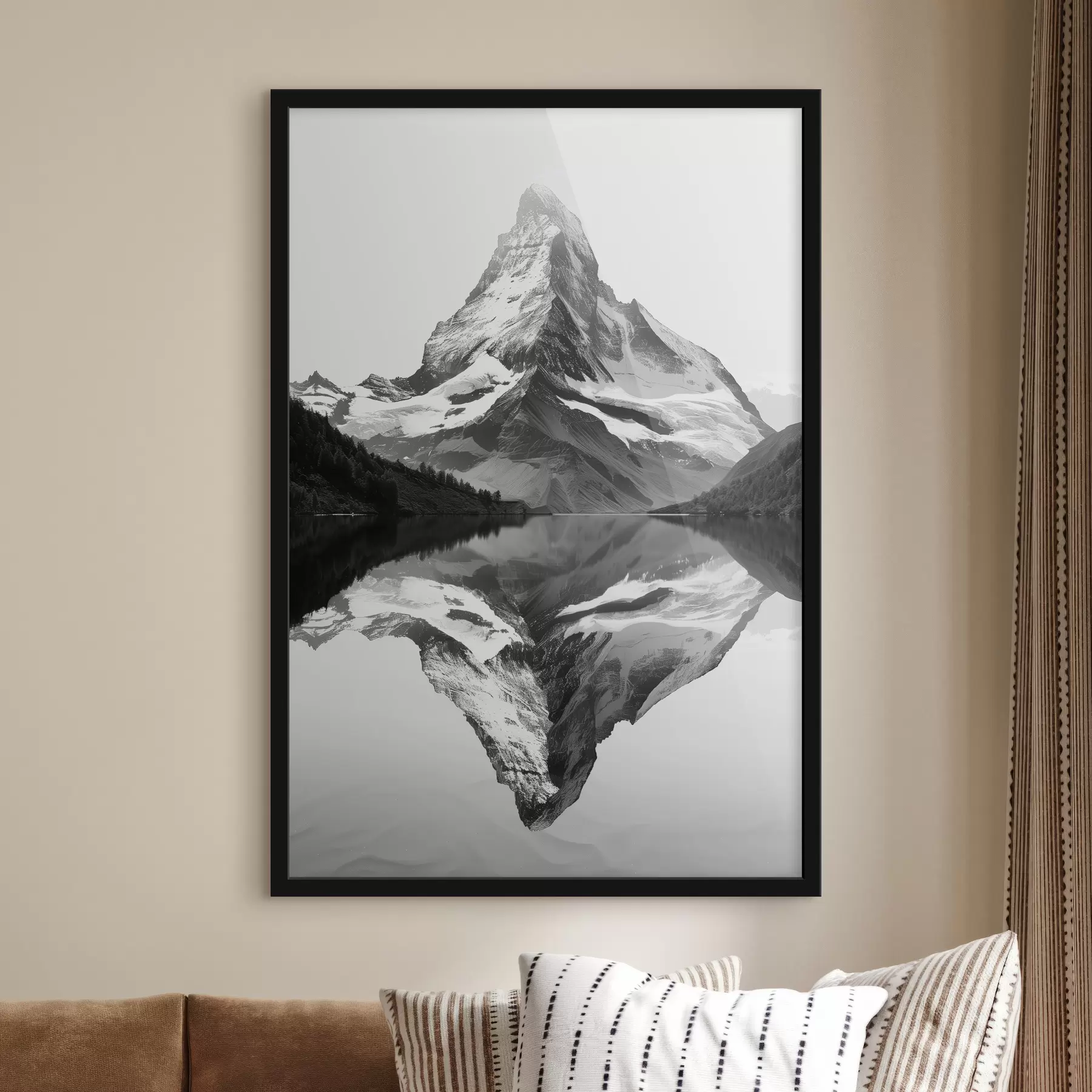 Fototapeedid Mustvalge pilt minimalistlikus stiilis mäest f39638