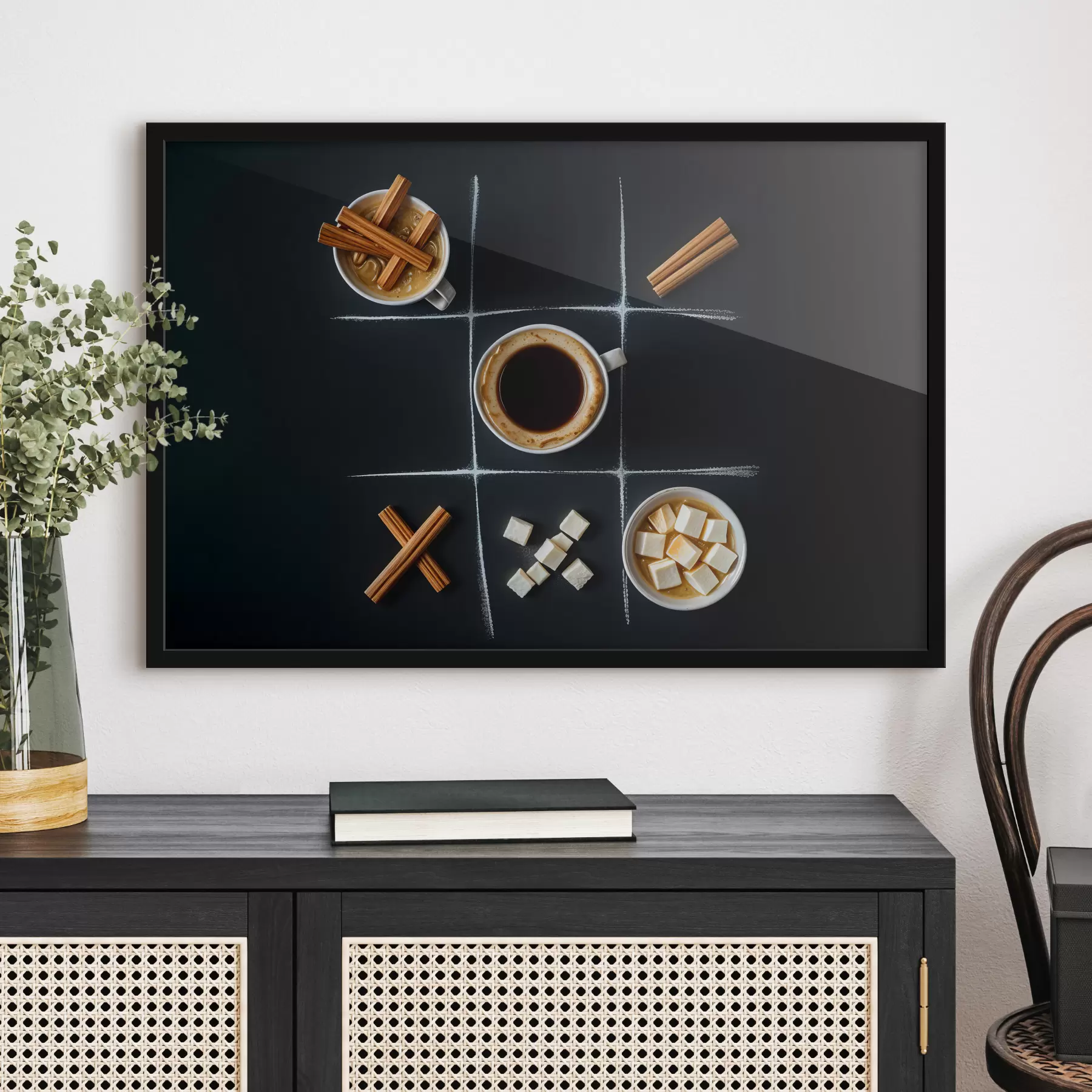 Fototapeedid Tass kohvi kaneelipulkade, suhkrukuubikute ja vahukommidega, mis on paigutatud tic-tac-toe-võrku f40163