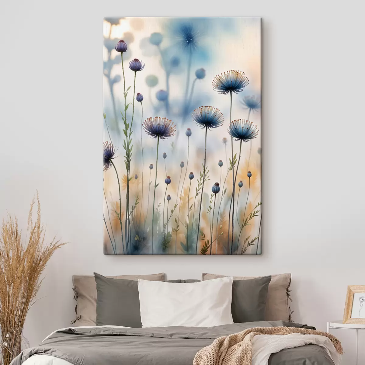 Pilt Kõrged lillad võililletaolised õied hägusa taustaga, mis loovad rahuliku ja unistava atmosfääri s40414