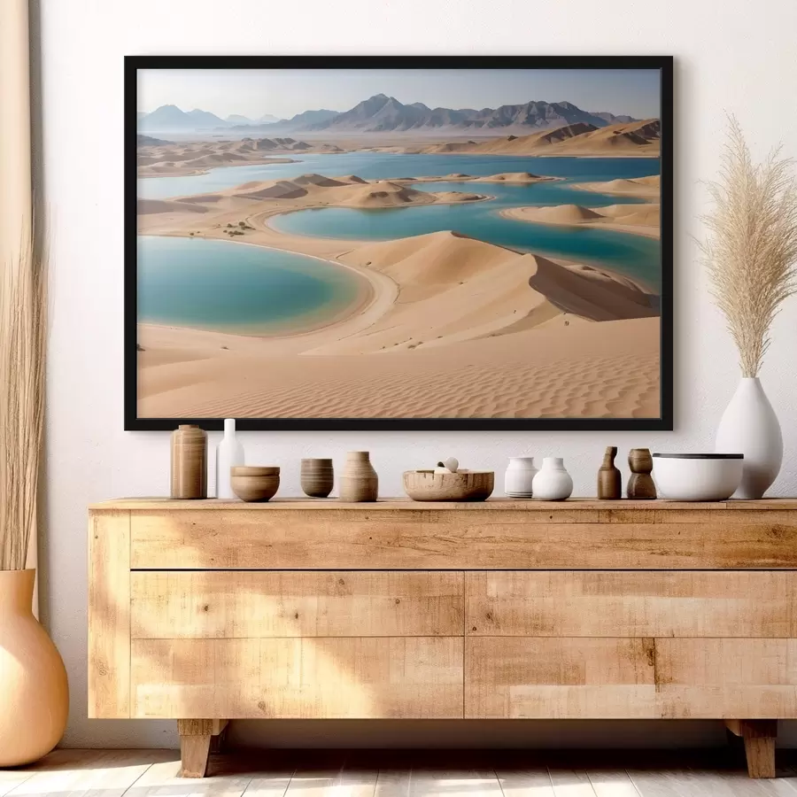 Fototapeedid Laialdane kõrbemaastik koos liivaluikide ja türkiissiniste järvedega, mida ümbritsevad karmid mäed f41087