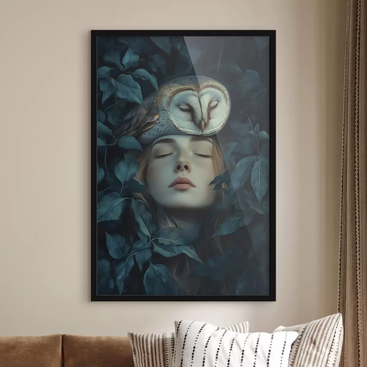 Plakat Naine koos öökulliga rohelistes lehtedes, rahulik, loodus f41445