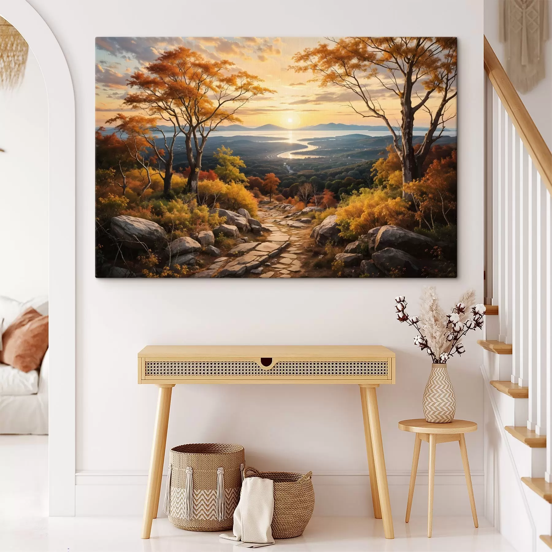 Pilt Maastik, mille looklev mullarada viib läbi sügisvärviliste puude metsa ja päikeseloojangutaeva s41732