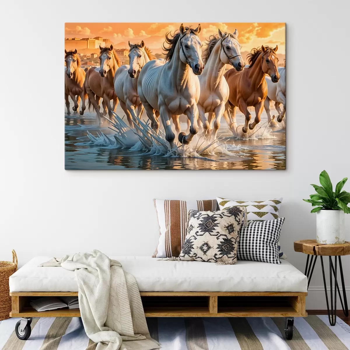 Pilt Valge hobusekari, kes jookseb läbi madalate veekogude, taustaks oranž taevas s41740