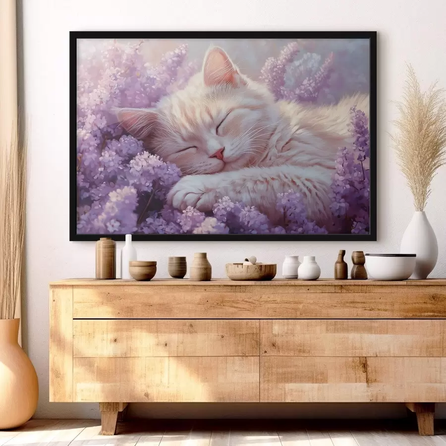 Fototapeedid lilladel lillede peal lamav kass f42012