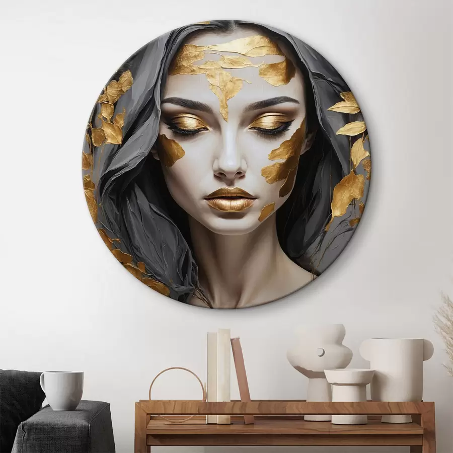 Pilt Ilus naine, kes on värviga kaetud r37326