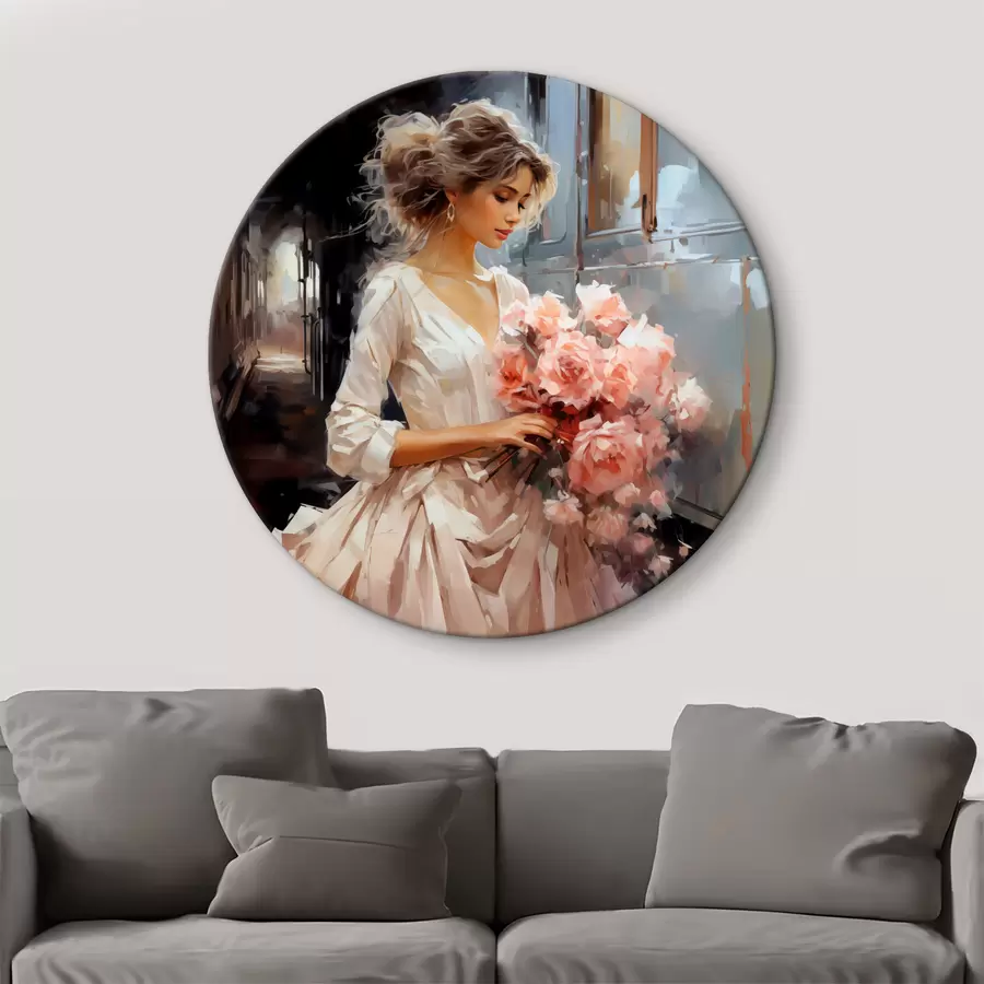 Pilt Valges kleidis neiu jaamas hoiab käes roosade rooside kimpu, õlimaal r39438