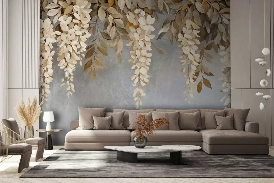 Fototapeedid Õrnad valged ja helebeežid lehvikuga lilled, mis langevad alla pehme halli taustaga w08531