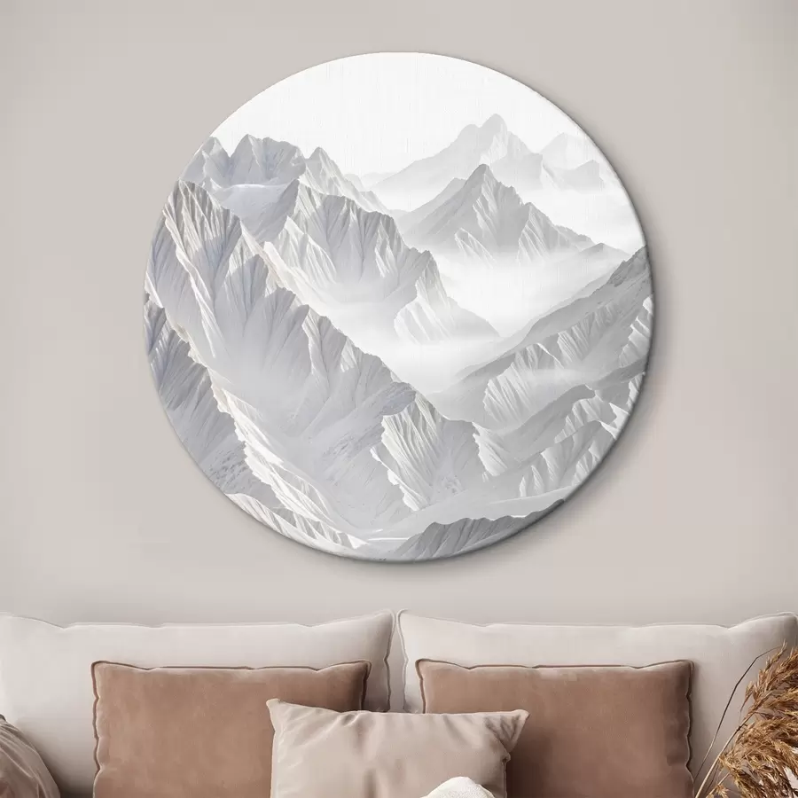 Pilt Lumine minimalistlik mäetipud udusel, udusel maastikul r41083