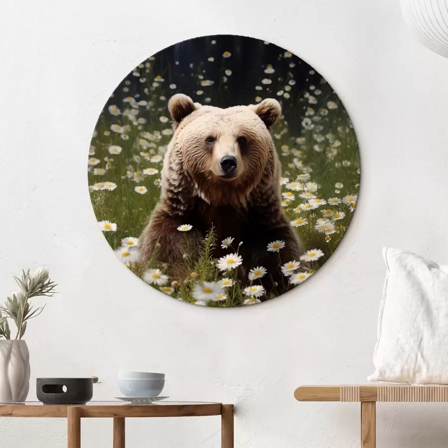 Pilt Pruun karu istub päevalillede niidul r41282