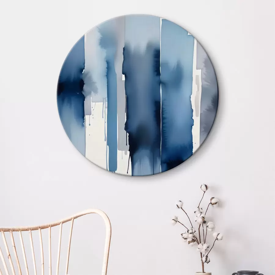 Pilt Kõrged, abstraktsed akvarellpintslitõmbed sumedas, sinakas kompositsioonis r40564