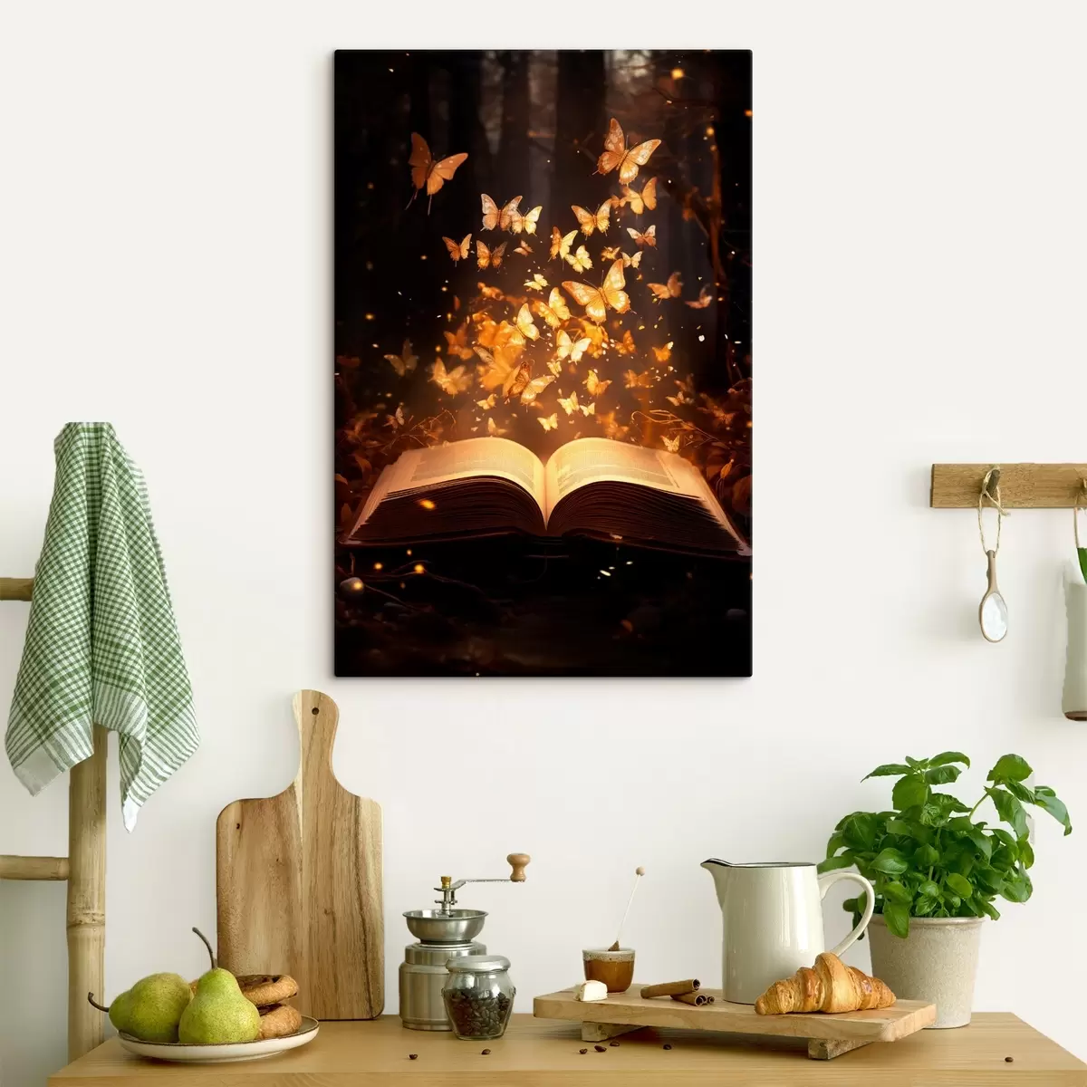 Pilt Avatud raamat, millest väljuvad helendavad liblikad, mis säravad valguskiirtes pimedas maagilises metsas. s42573