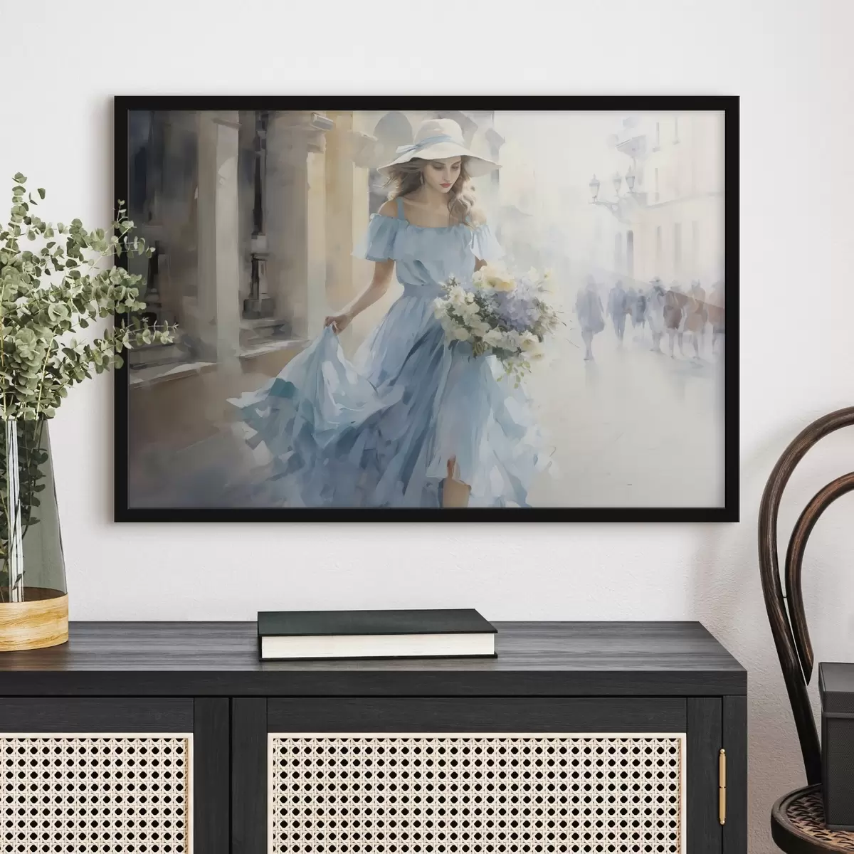 Plakat Elegantne tüdruk helesinises kleidis ja mütsis jalutamas läbi linna, käes lillekimp, kerge ja romantiline meeleolu. f42580