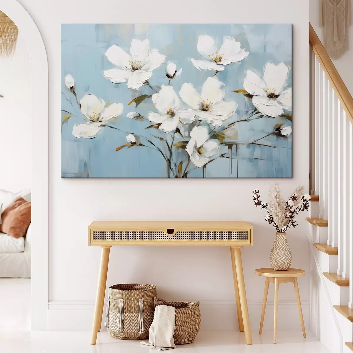 Pilt Valged õrnade kroonlehtede ja roheliste lehtedega lilled helesinisel taustal õlimaali jäljendusega s42719