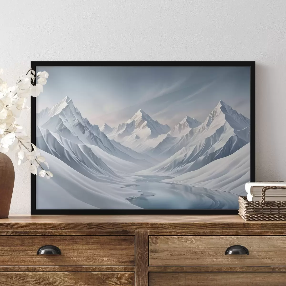 Plakat Teravate tippudega lumega kaetud mäed ja pehmelt astmeline taevas, mis muutub kahvatust helesiniseks f42724