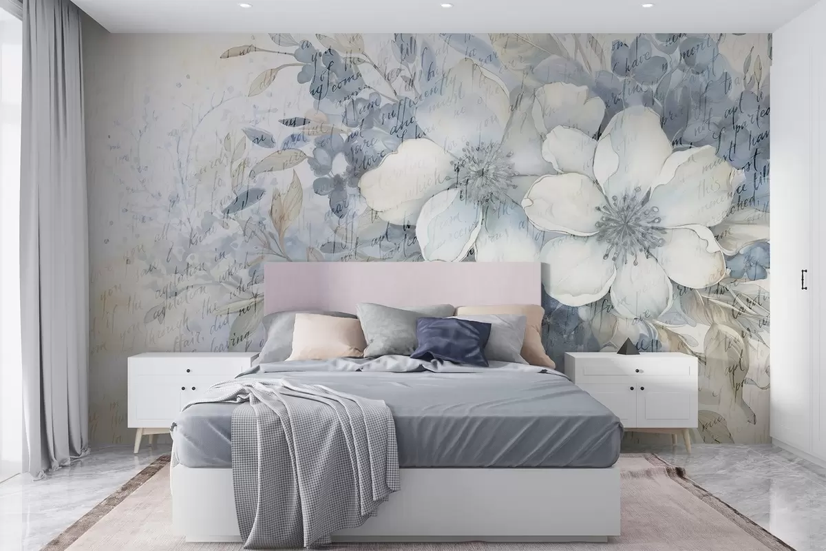 Fototapeedid Pehme seinaimitatsioon tekstuuriga valged ja sinised lilled, kahvatul taustal nõrga käsitsi kirjutatud tekstiga w08771