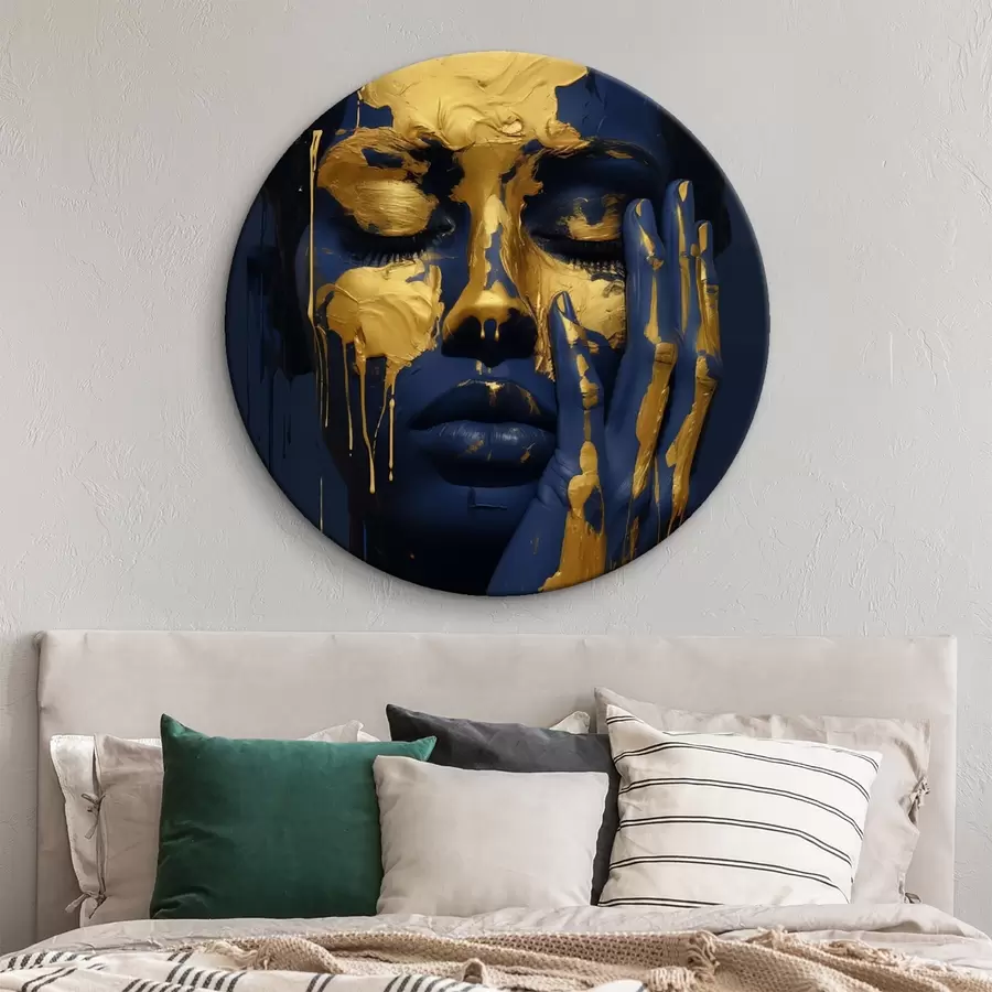 Pilt Abstraktne naise portree sügavate tumedate ja soojade toonidega, r42933