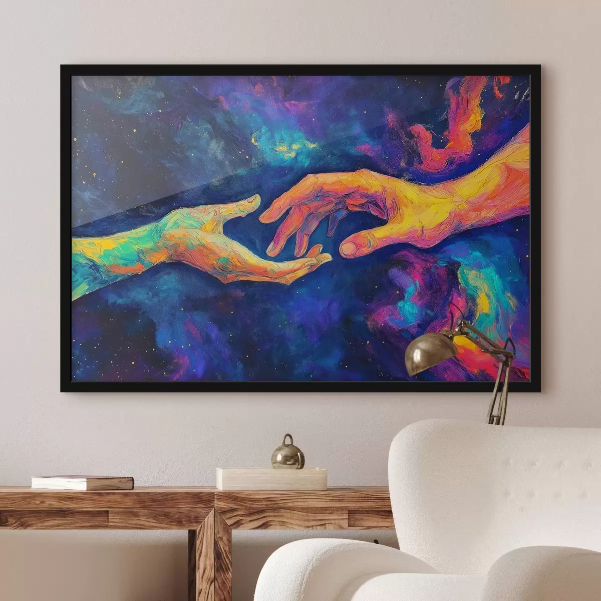 Plakat Abstraktne kompositsioon kahest käest, mis ulatuvad üksteise poole, elava värvipaleti kosmilisel taustal f42937