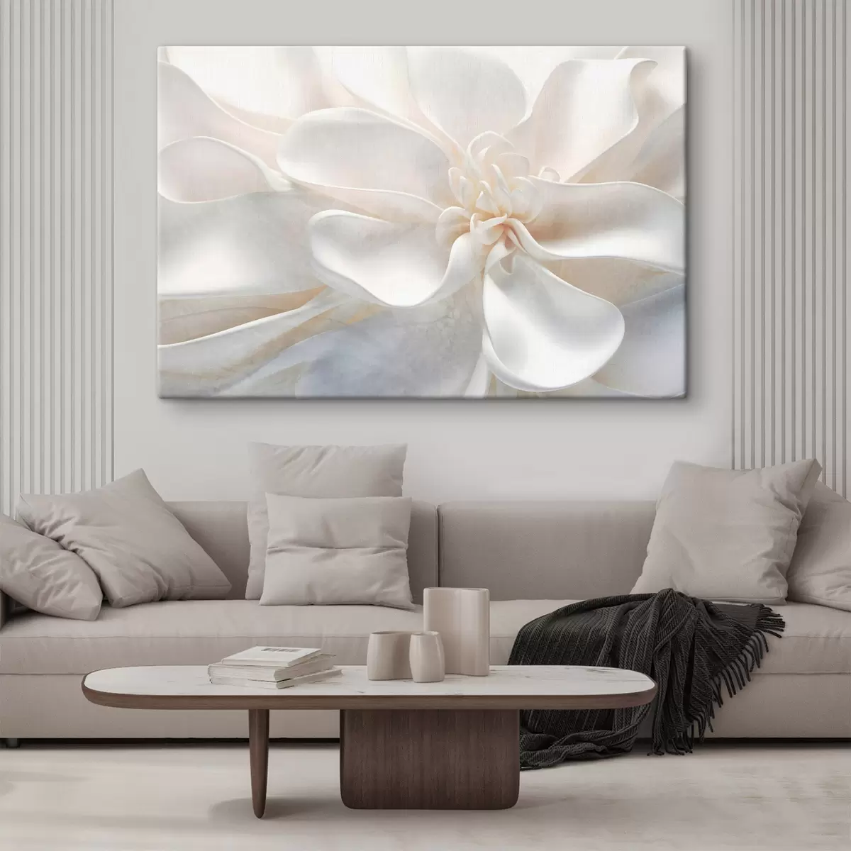 Pilt Lähivõtte mürarikkast valge abstraktsest lillest, mille õrnad kroonlehed on pastelsetes värvides s43161