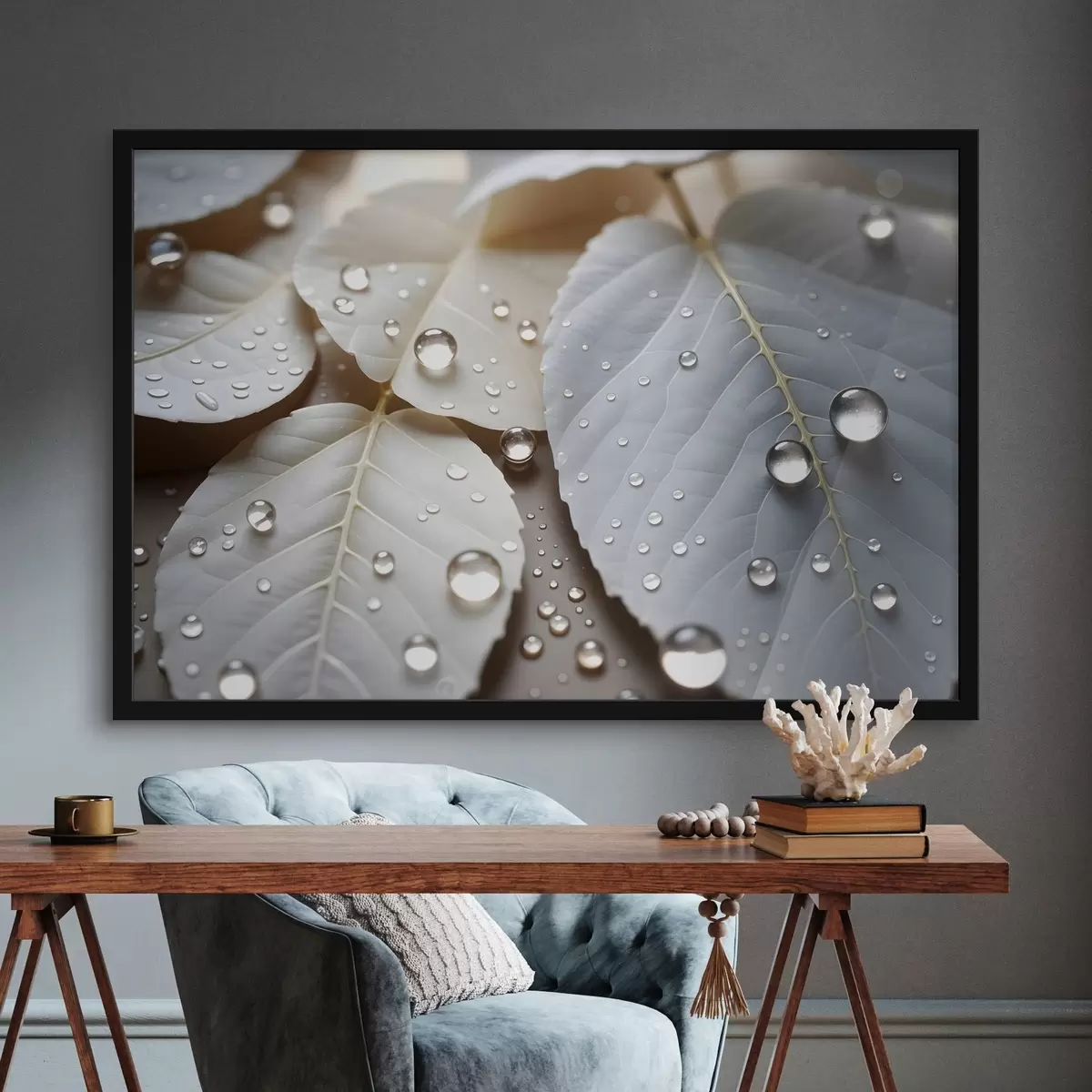 Plakat Lähivõtte valgetest lehtedest, mis on kaetud veepiiskadega, minimalistlik kompositsioon, neutraalne taust f43159