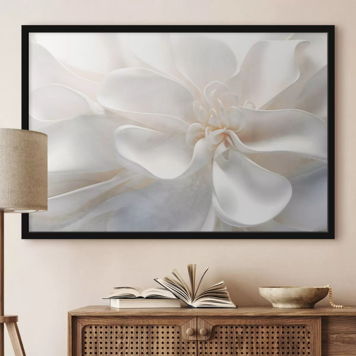 Plakat Lähivõtte mürarikkast valge abstraktsest lillest, mille õrnad kroonlehed on pastelsetes värvides f43161