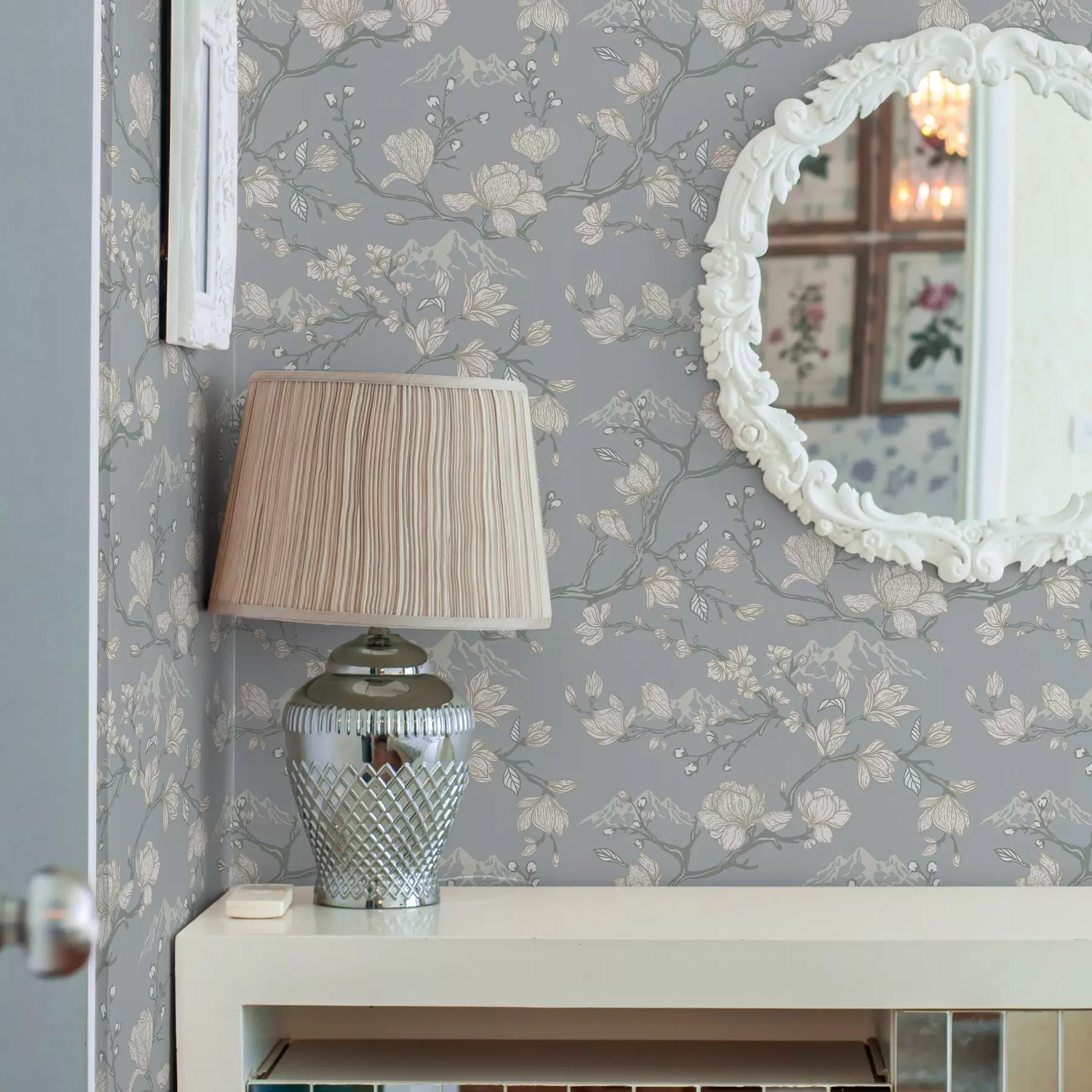 Fototapeedid Valged lilled okstel ja mägedel sinisel taustal a00021