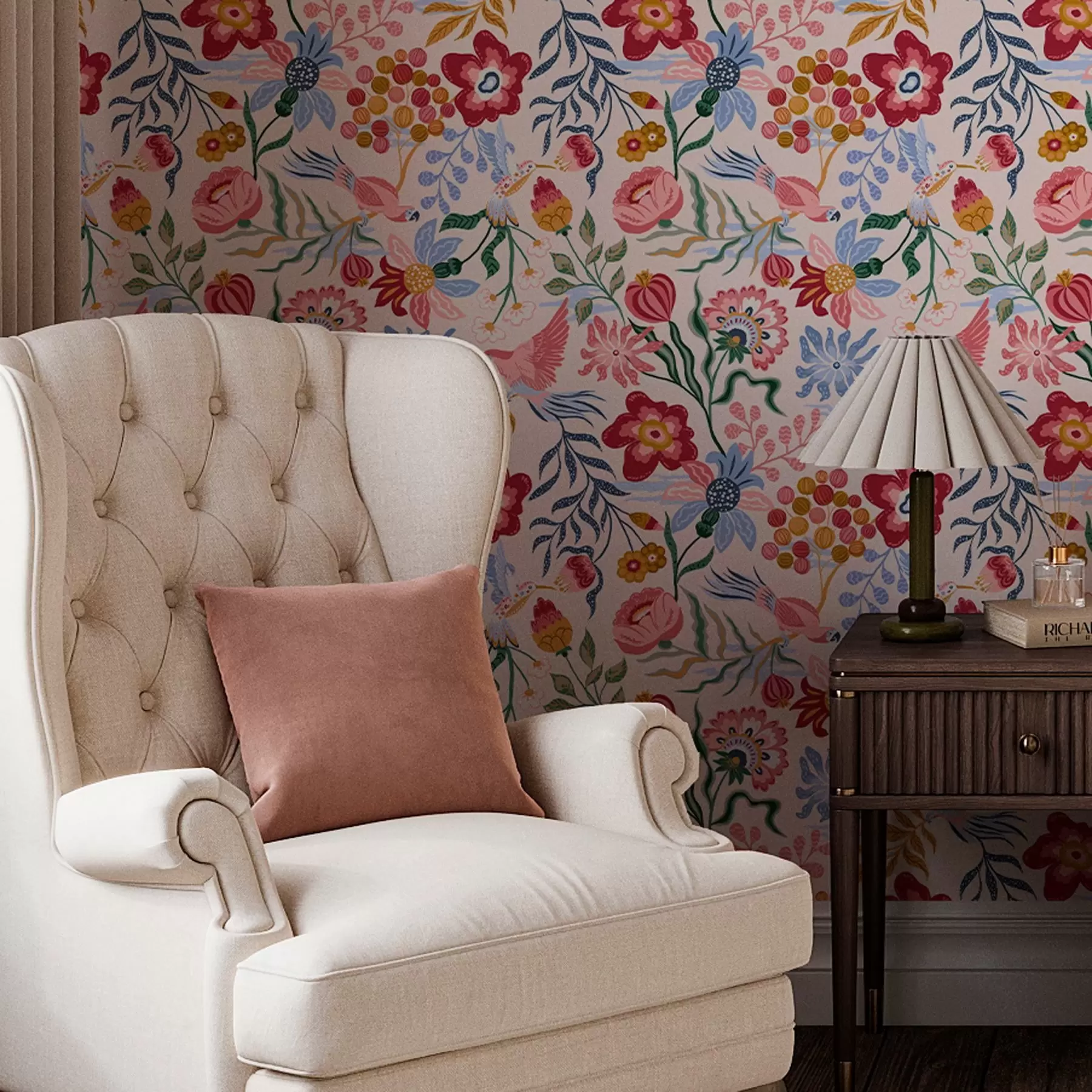 Fototapeedid Särav lille- ja marjakompositsioon koos papagoidega a00046