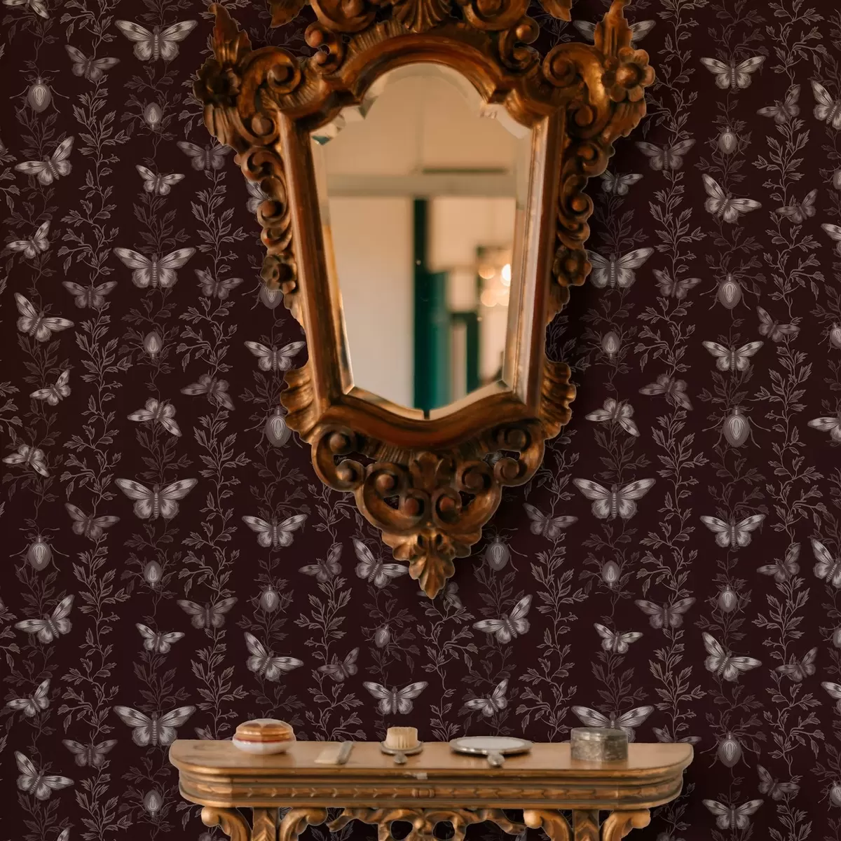 Tapeet Kompositsioon liblikate, lehtede ja putukatega tumedal taustal a00073v1