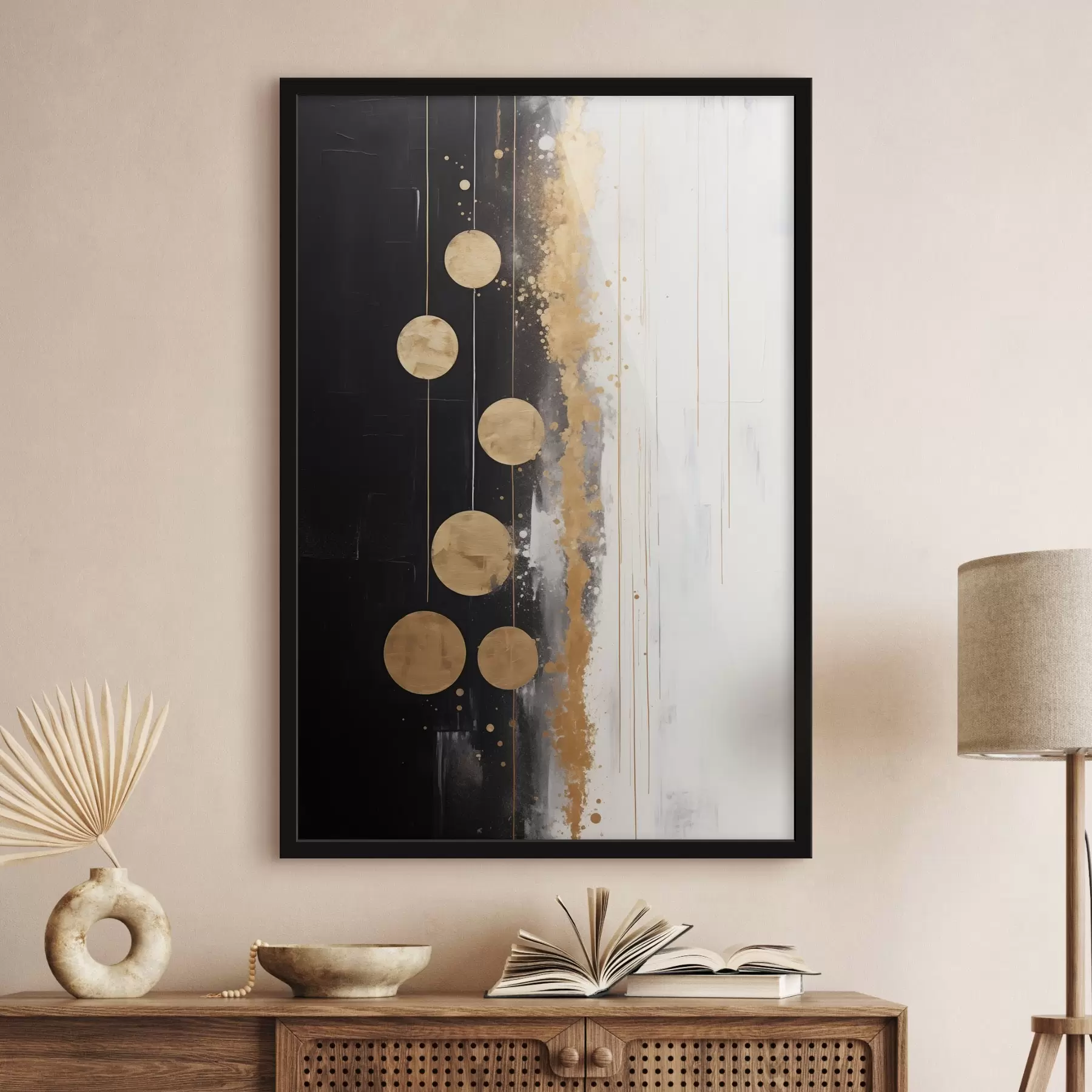 Fototapeedid Abstraktne kunst, kus kollased ringid ripuvad mustal ja valgel taustal koos valgete ja kollaste laikudega f43410