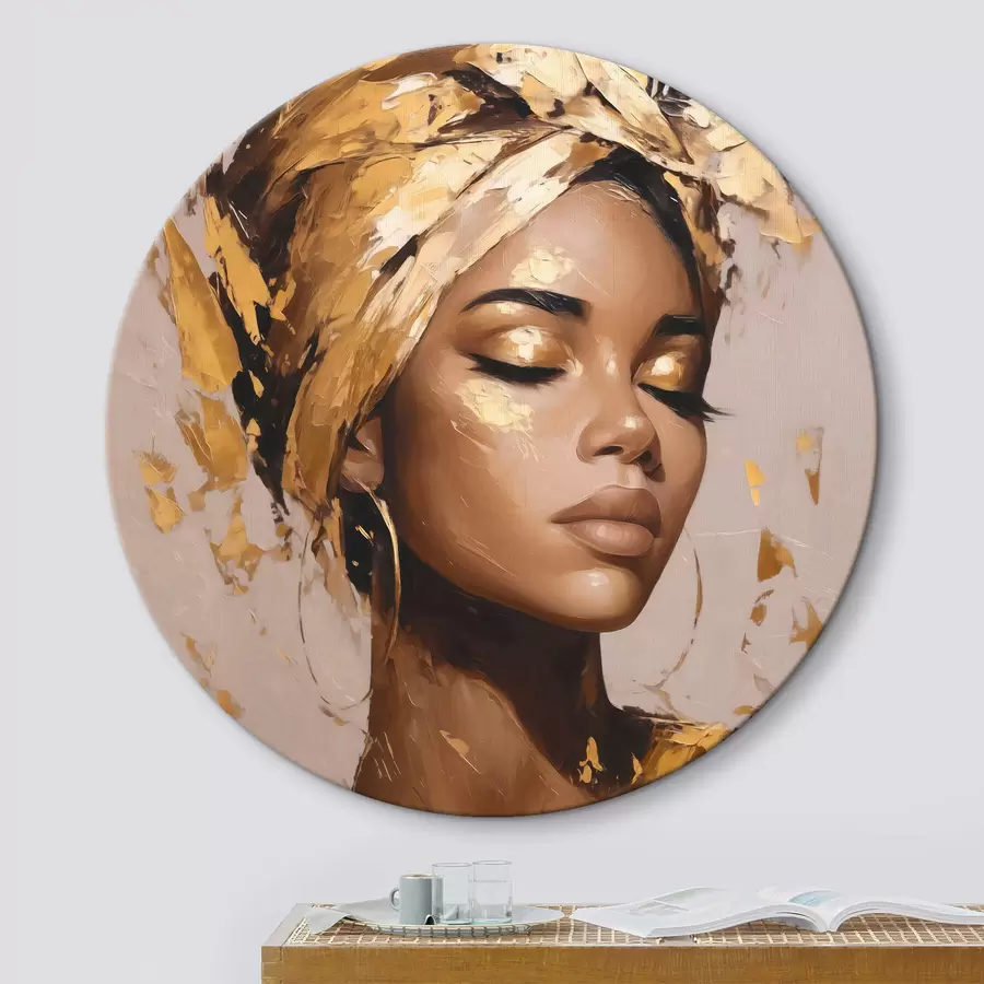 Pilt Kaunis elegantne naine, kes kannab peakatet r44368