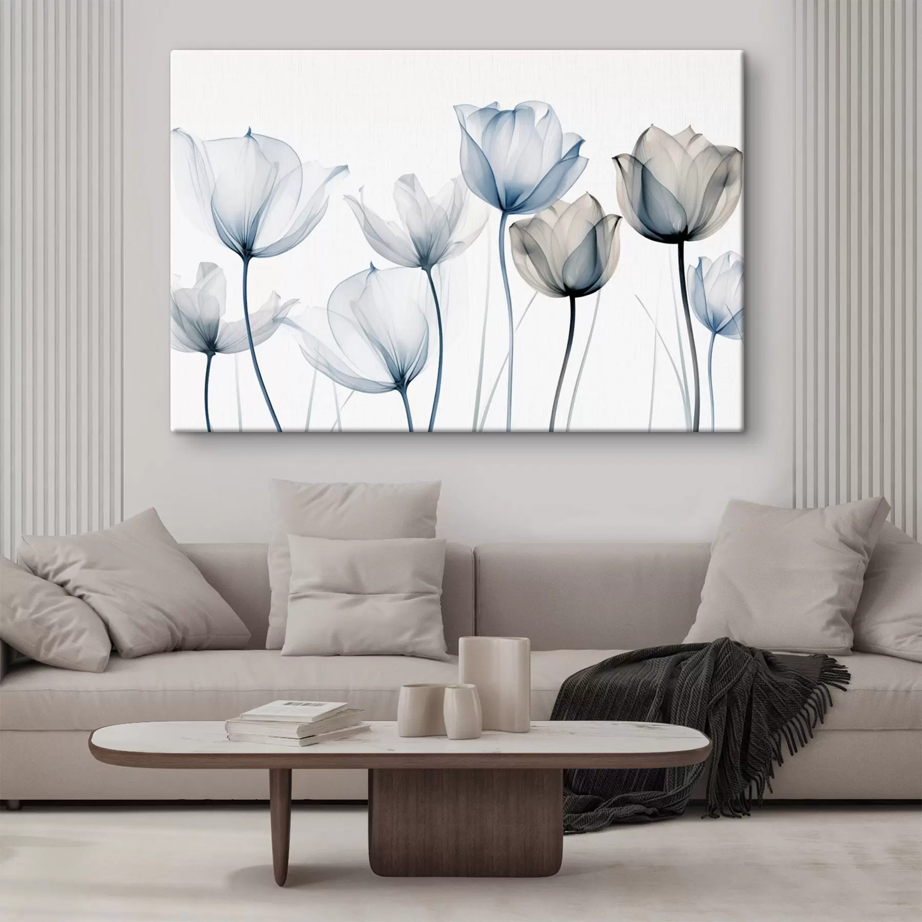 Pilt Läbipaistvad sinised ja valged tulbid pikkade varrega, tavalisel valgel taustal s44409