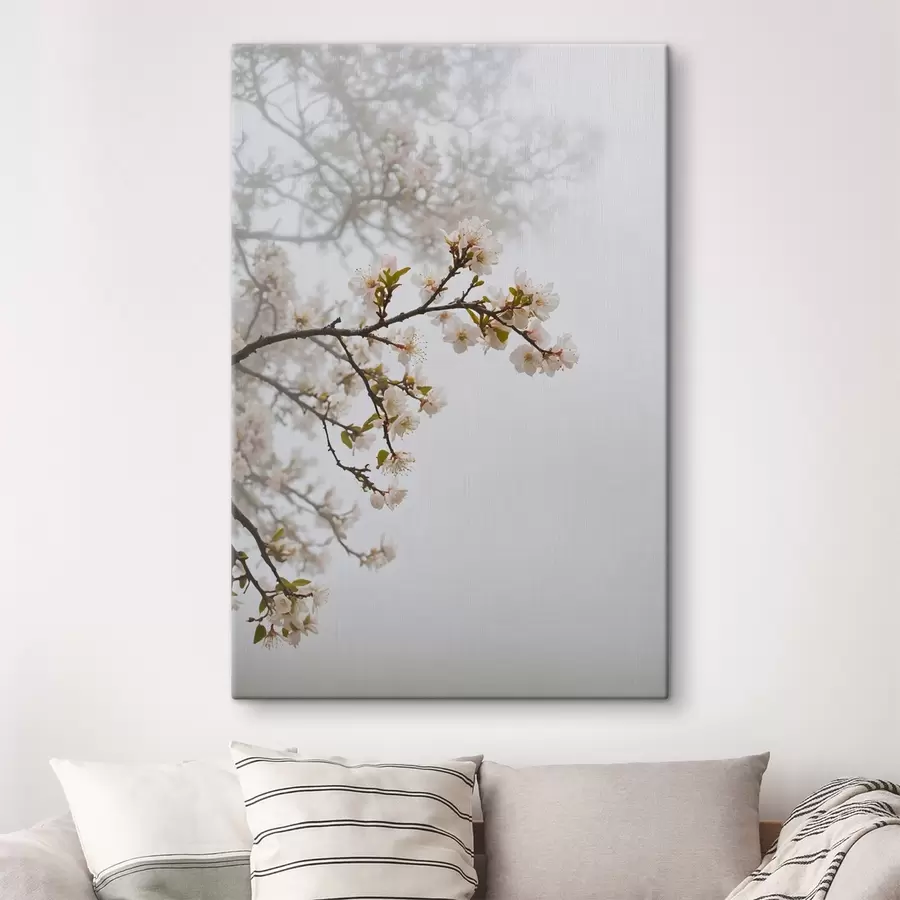 Pilt Õitsev puu udus s44473