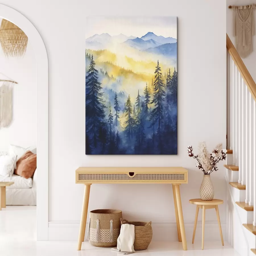 Pilt Udusad mäed päikesetõusul, mändide esised, sinised ja kollased värvid s44602