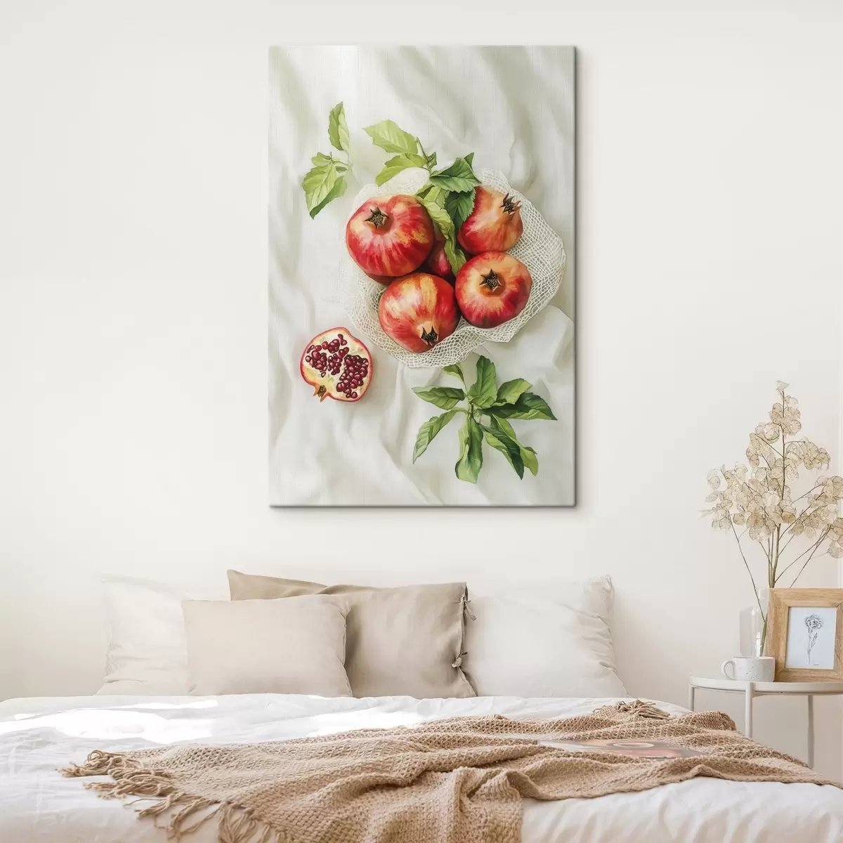 Pilt Granaatõunad piparmündilehtedega linasest laudlinast, rustikaalne stiil s44611