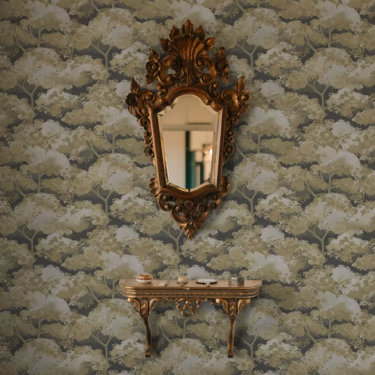 Tapeet Tumedate metsade muster soojade värvidega puudega a00170