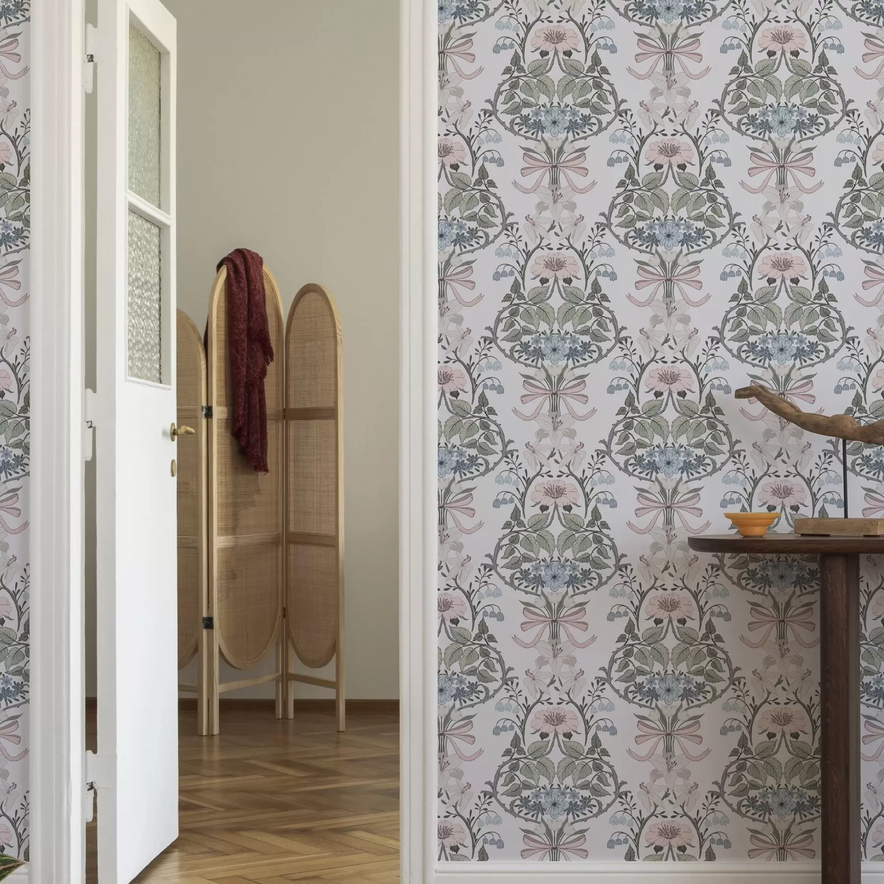 Fototapeedid Retrohõnguline lillemustriline bukse ja pungadega muster a00174