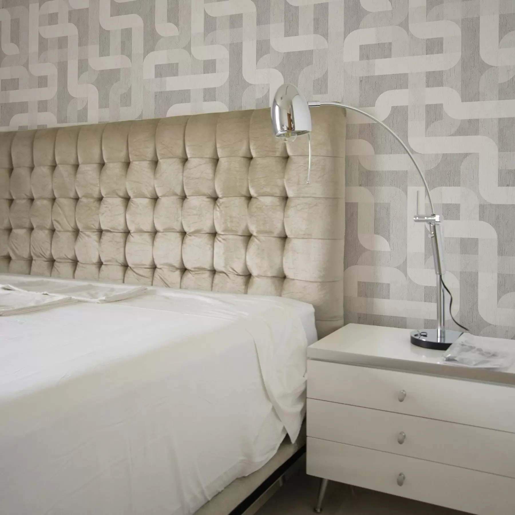 Fototapeedid Modernne graafiline muster kumerate joontega a00190