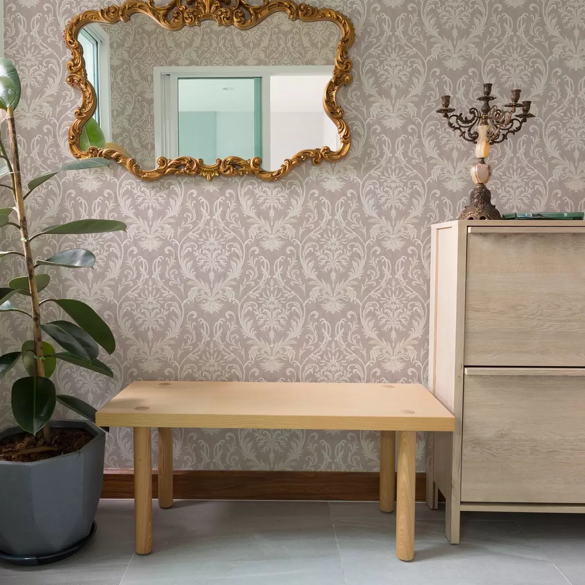 Tapeet Klassikaline damast roosa taustal, barokk muster a00227