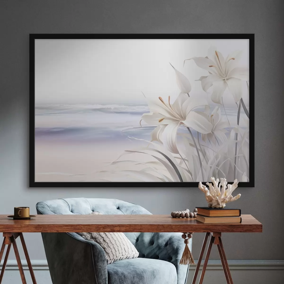 Plakat Valged liiliad oranžide õiekeste ja pikkade lehtedega rannas, taustaks pehmed lained, pastelsed värvid f44850