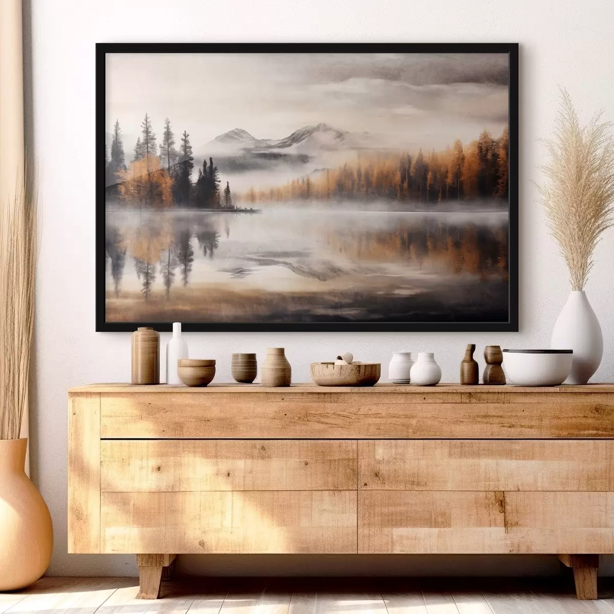 Plakat Udune tekstuurne järvemaastik mändide ja mägedega, pilvine hall taevas f44856