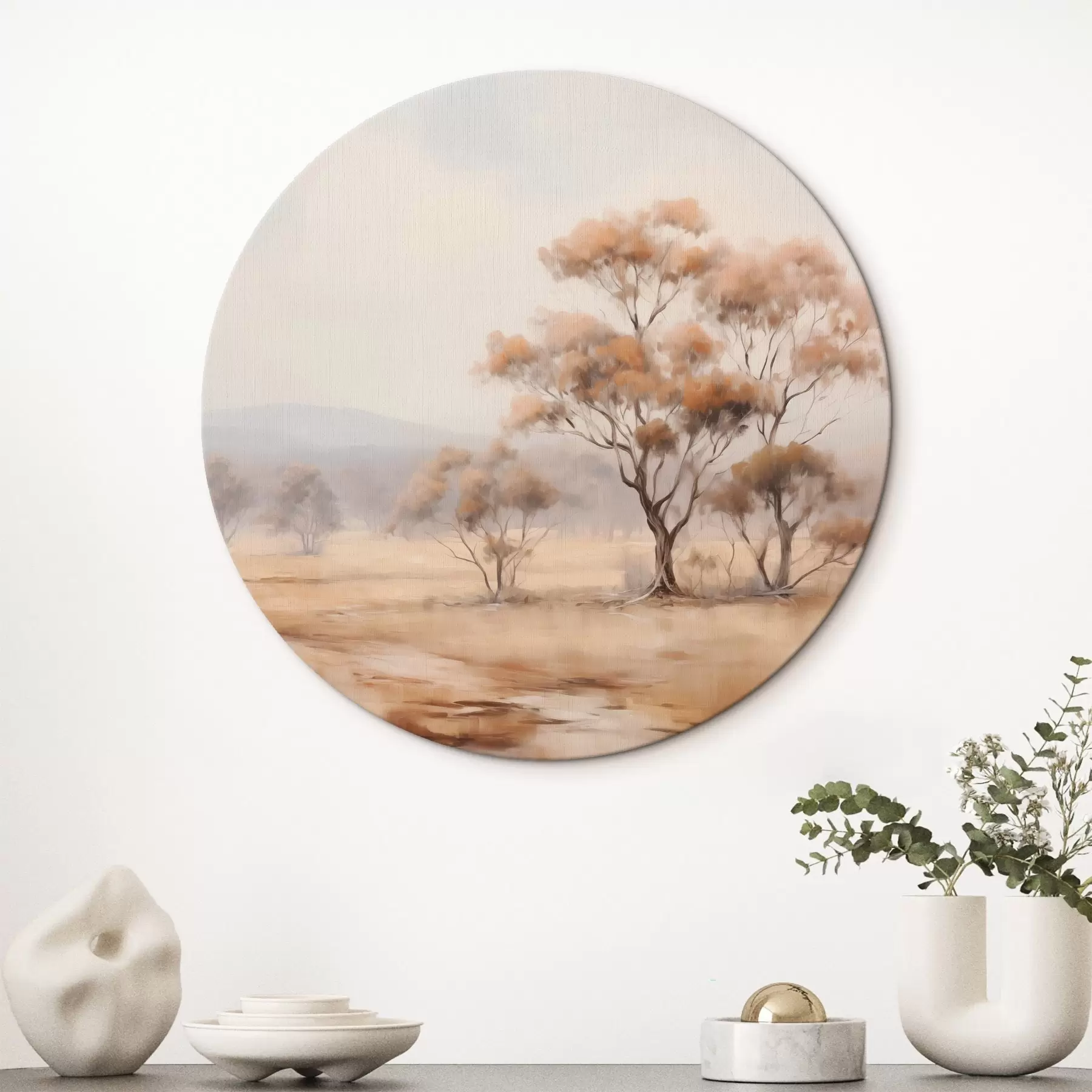 Pilt Põld oranži rohuga ja mõned oranžide lehtedega puud, taustal mäed ja pilvine taevas r44927