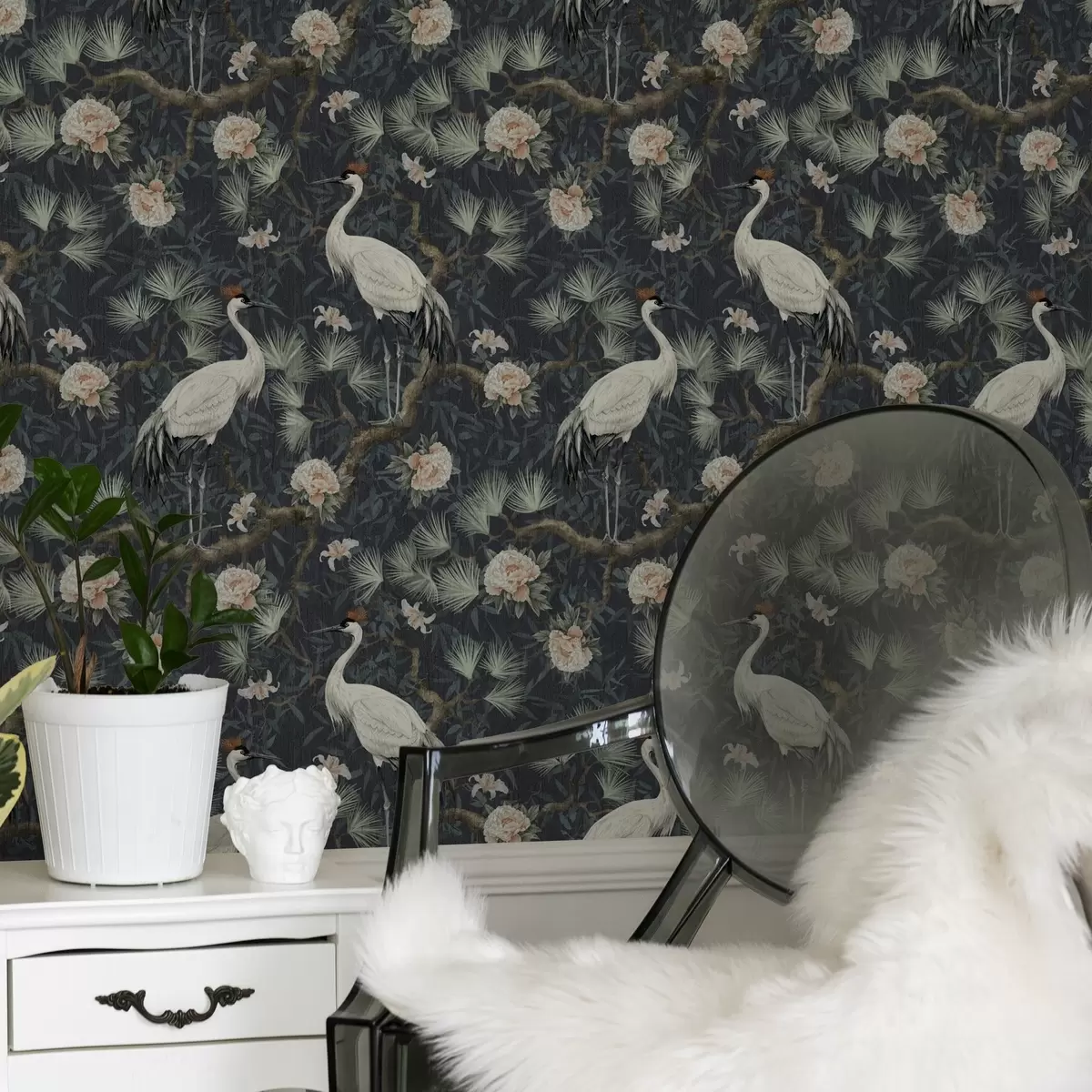 Tapeet Jõhvikad mändide ja pioneeride vahel tumedal taustal a00241