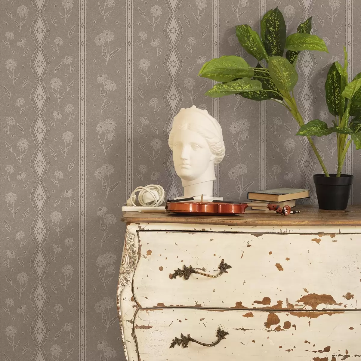 Tapeet Triibud koos marekate ja pitsidega halli-beežil taustal a00295