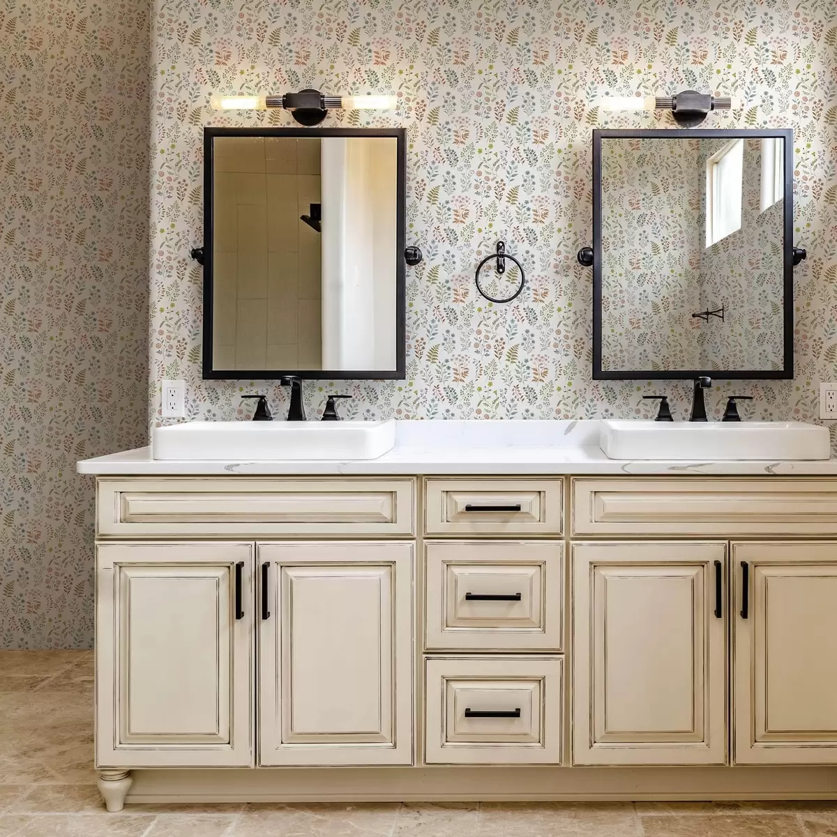 Tapeet Värvilised taimed valgel ruudulisel taustal a00413