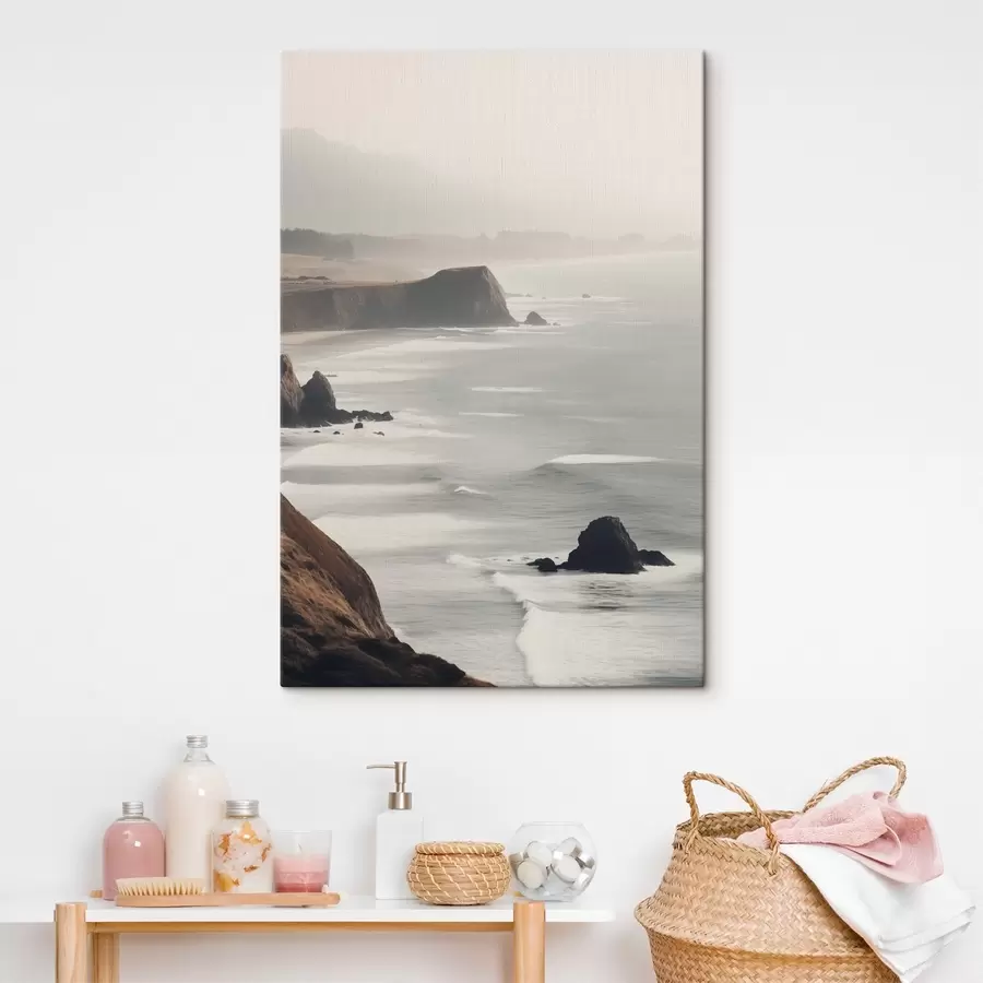 Pilt Kaljused kaljud ja mererannik, lained loksuvad kaldal, meeleoluka atmosfääriga maastik, maapealsed toonid s45194