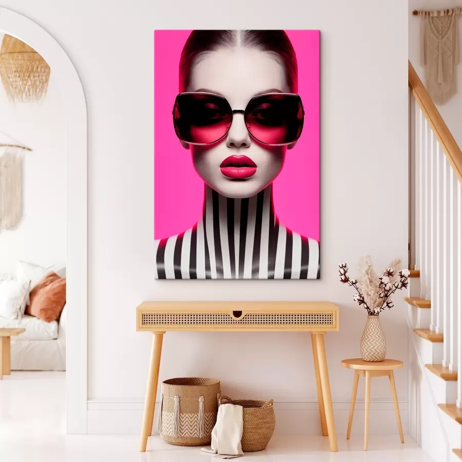 Pilt Naine suurte prillidega s45316