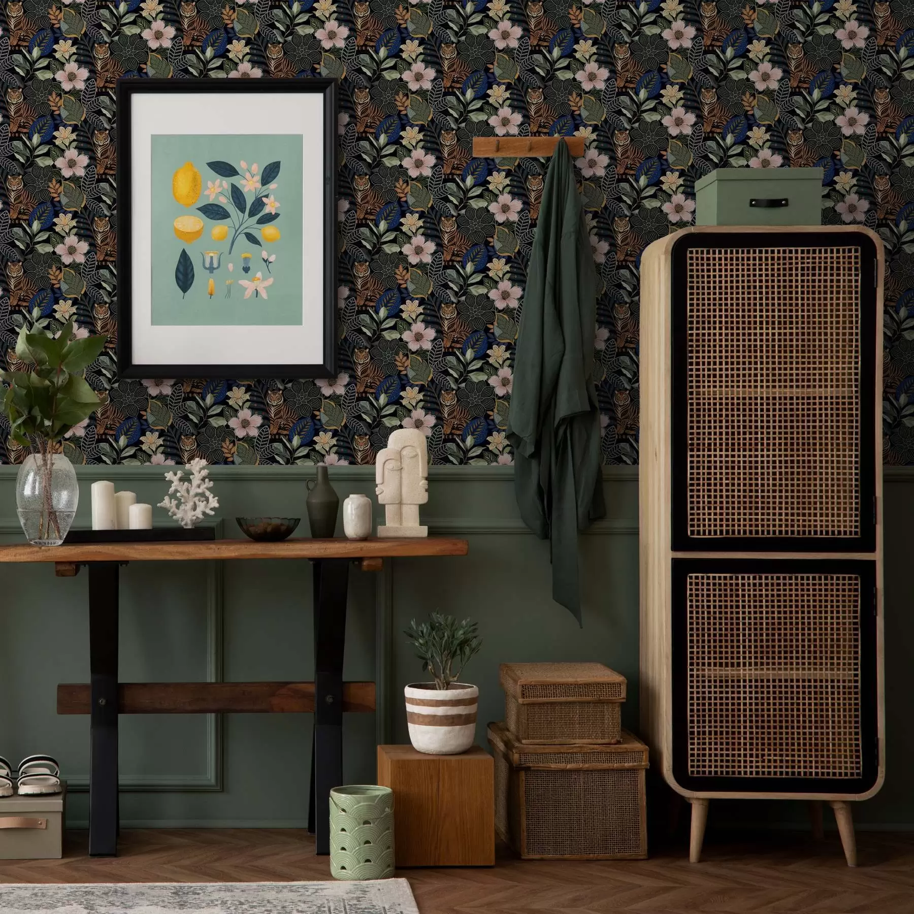 Fototapeedid Tiigrid heledate troopiliste lillede ja lehtede keskel a00426