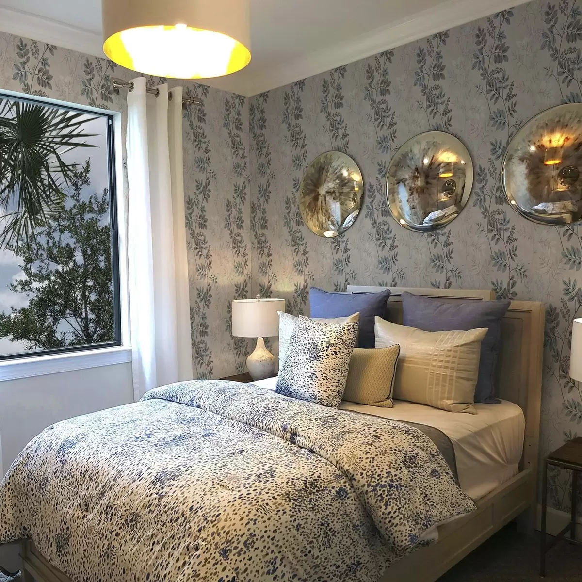 Tapeet Pastelsetes toonides marjaoksad halli-siniste lehtedega a00443