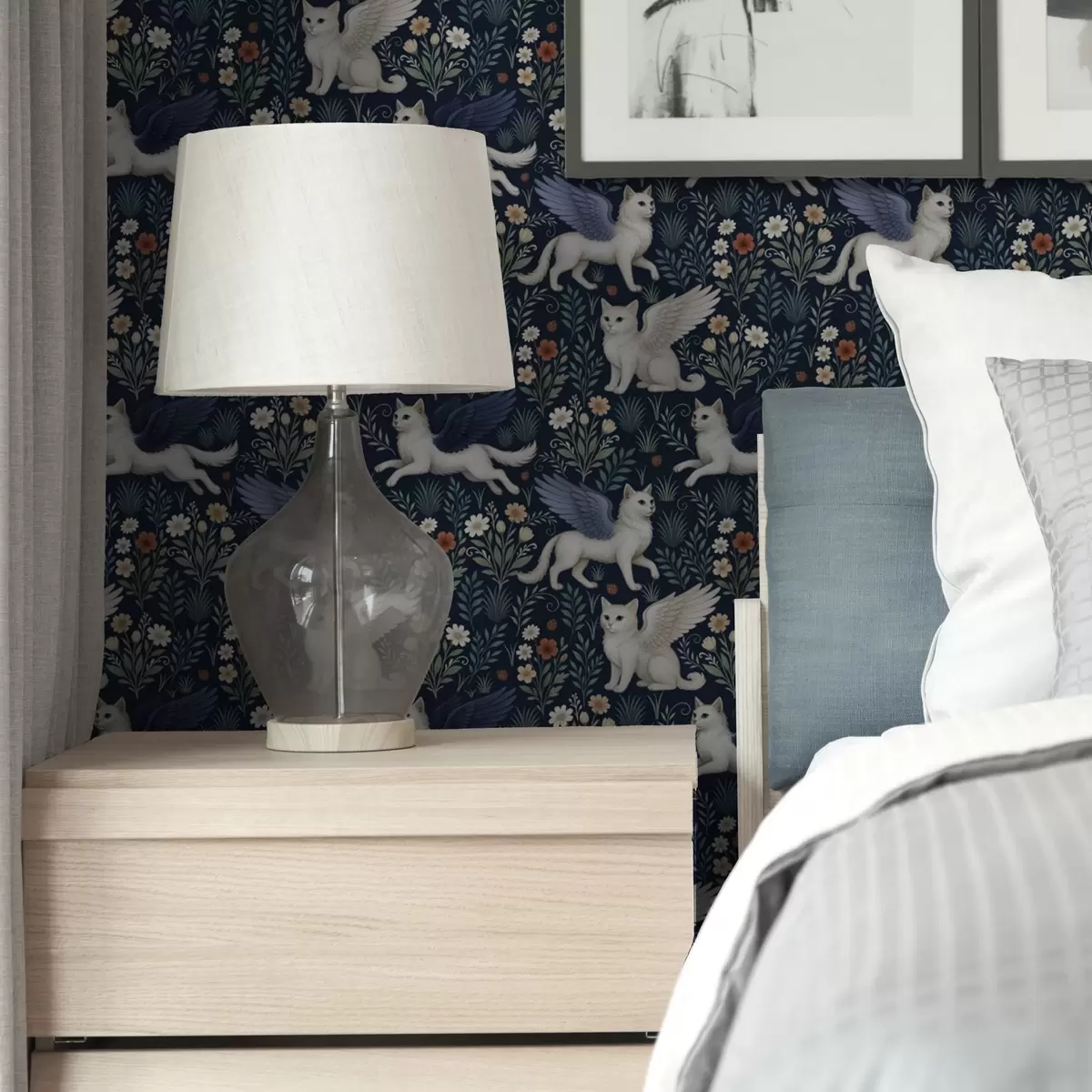 Tapeet Fantaasiakassid tiibadega lillede vahel a00408