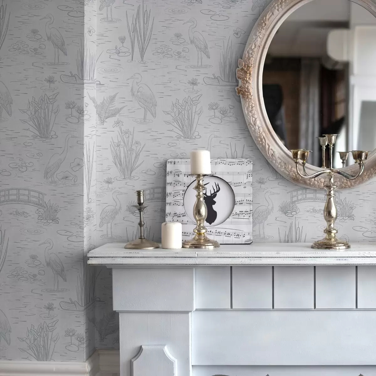 Tapeet Rahulikes hallides toonides joonistus haigrutest ja veetaimedest a00479